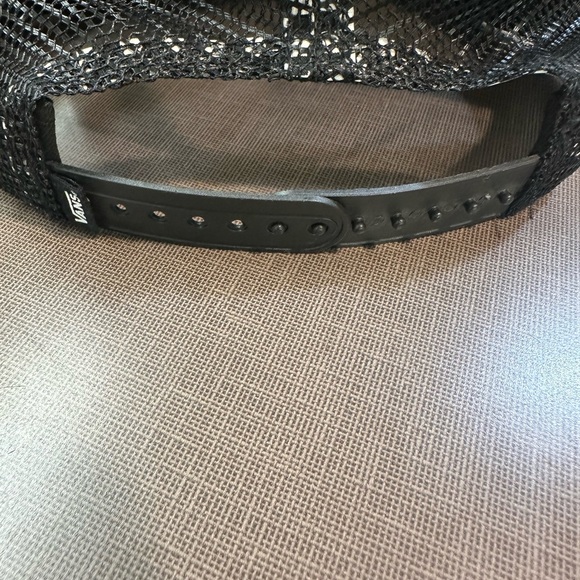 Vans Black Hat with Red Roses and Checkered Pattern - Picture 9 of 12